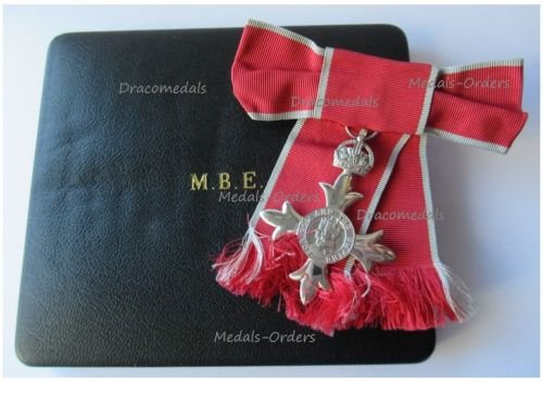 Britain Order of the British Empire MBE Member's Cross Civil Division on Bow for Female Recipient 2nd Type 1935 Boxed by Toye Kenning & Spencer