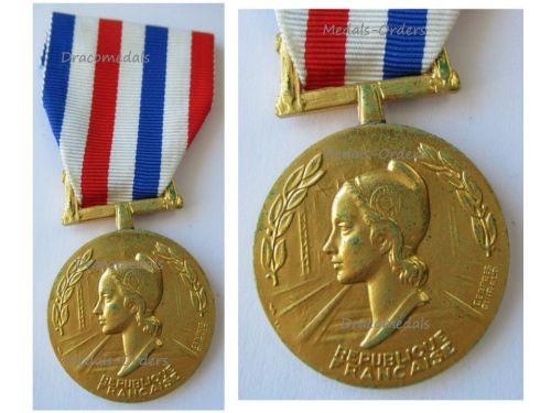 France Gold Honor Medal of Railroads 4th Type Attributed to Female 1981 by the Paris Mint