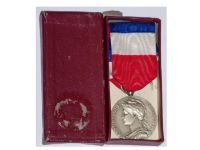 France Trade Labor Silver Medal 1959 Civil Decoration French Award 20 years service 4th Republic boxed
