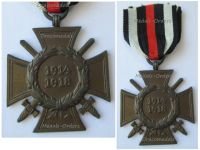 Germany WW1 Hindenburg Cross with Swords for Combatants Maker G11