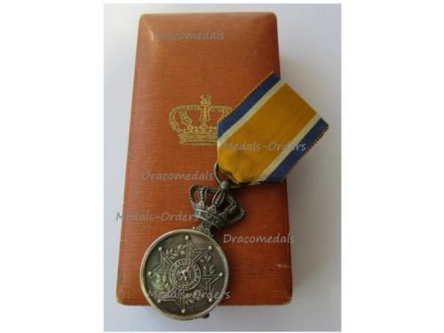 Netherlands WW1 Order of Orange Nassau Silver Medal Boxed by M. J. Goudsmit